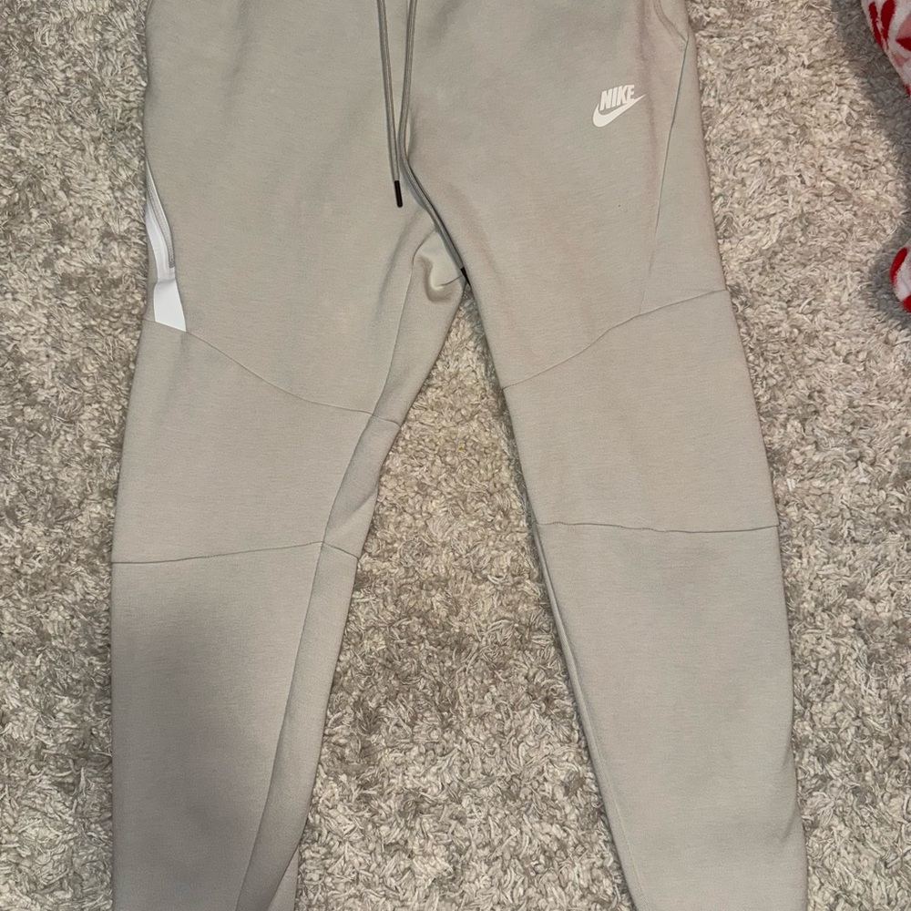 Men’s Nike Tech Fit Jogger Pants Creme/Beige